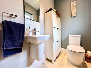 Guest Cloakroom- click for photo gallery